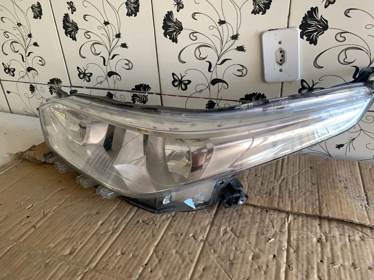 Farol Do Yaris Lado Esquerdo 