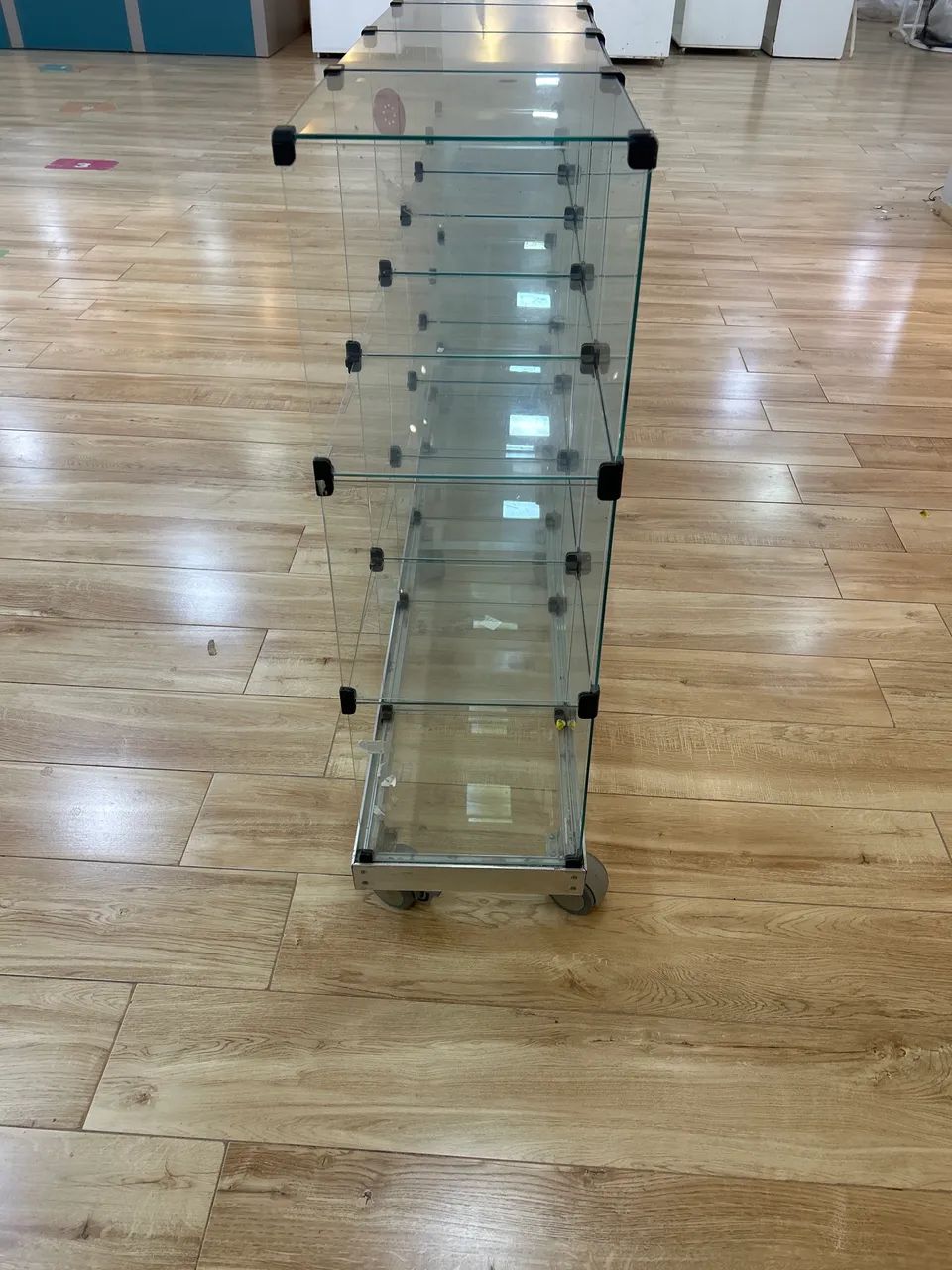 Glass Display Case with Base64313448235265122