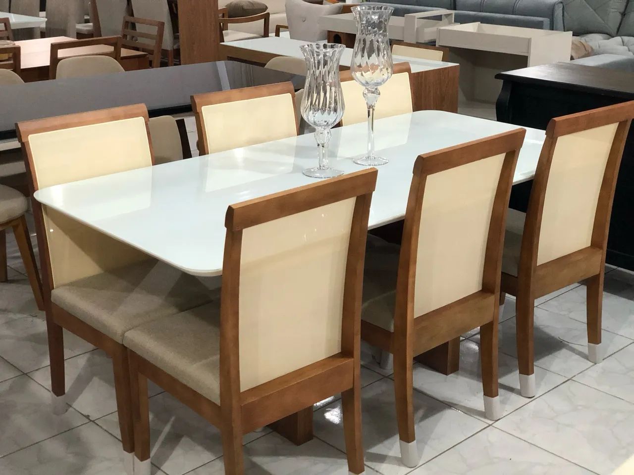 Mesa de Jantar com 6 Cadeiras de madeira  - Foto 2