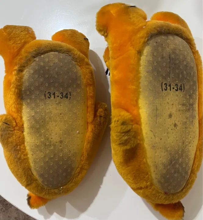 Pantufa infantil Garfield semi nova - Foto 3