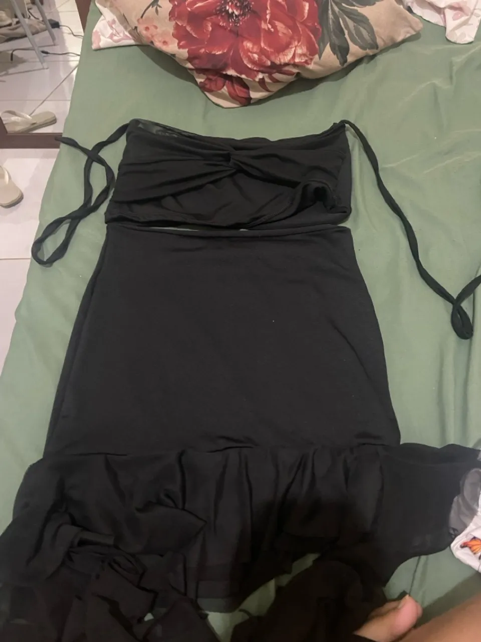 conjunto top e saia 2 peças Preto com babado