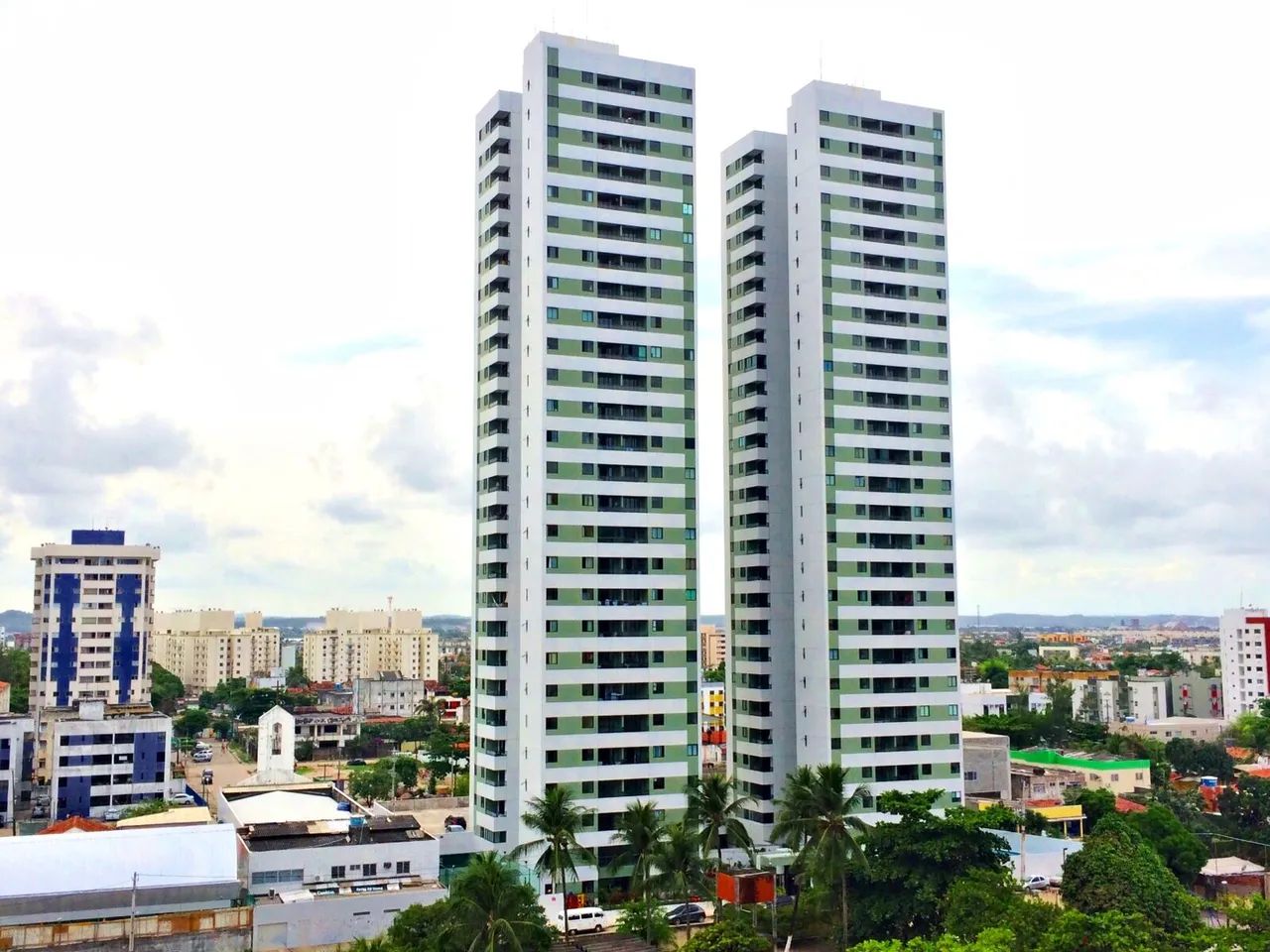 Apartamento com Vista Mar no Green Ville em Candeias