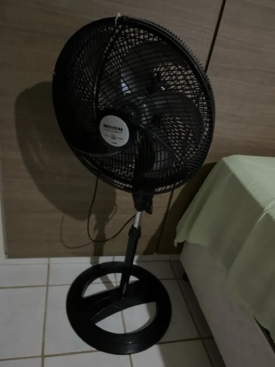 Ventilador de mesa Mondial 40cm - Usado