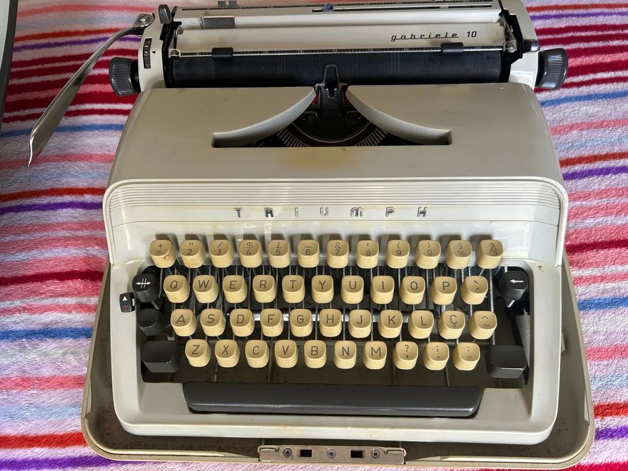 Máquina de escrever Triumph Gabriele 10