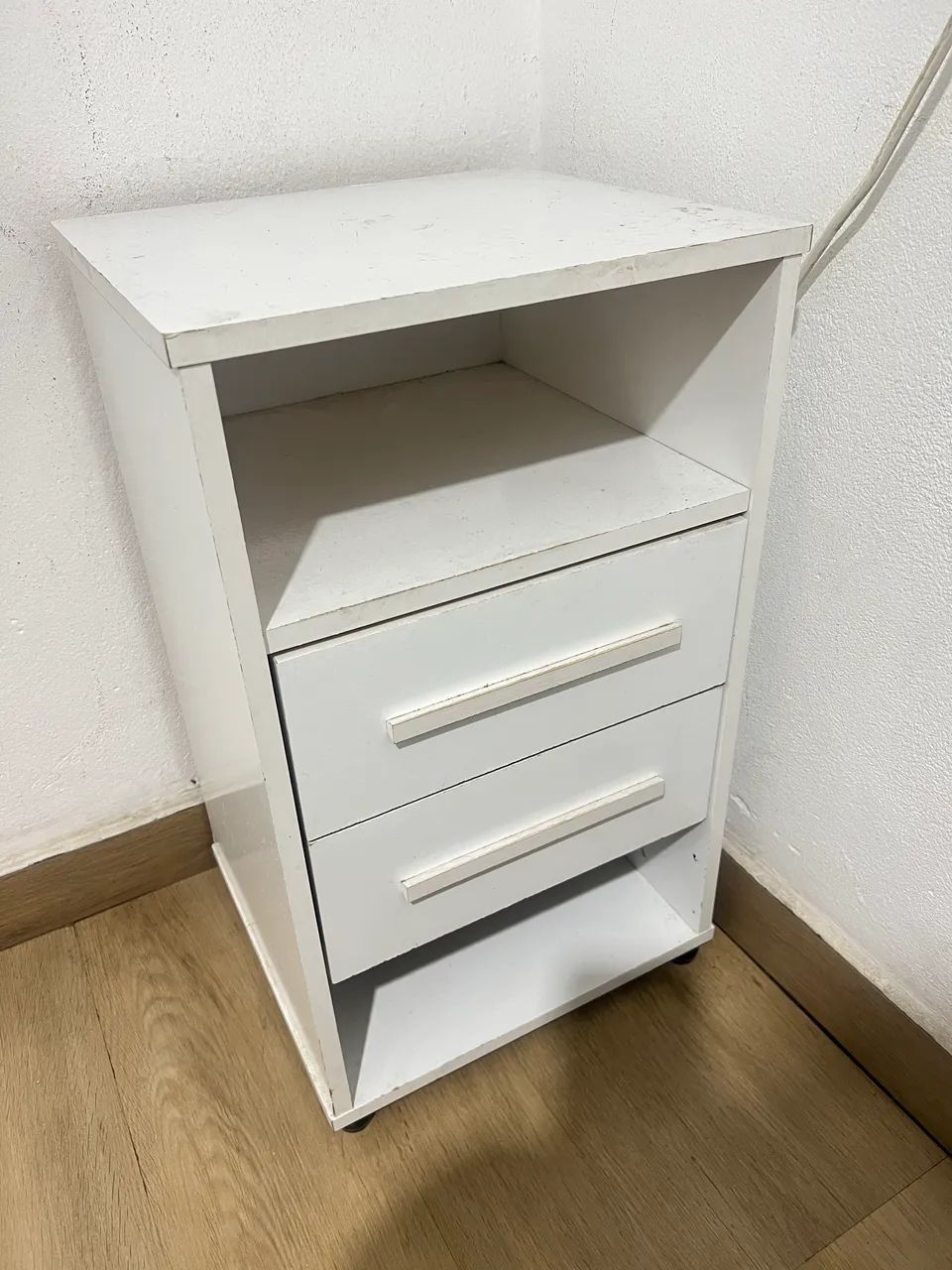 Criado-mudo / Mesa de apoio com gavetas - ótimo estado 