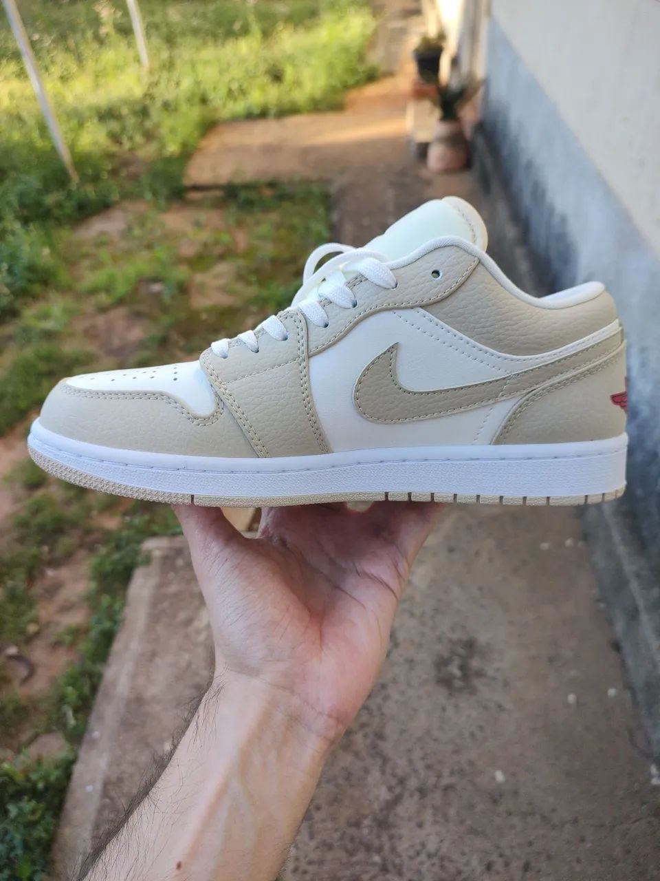Air Jordan 1 Low SE Sail Rattan University Red - Foto 4