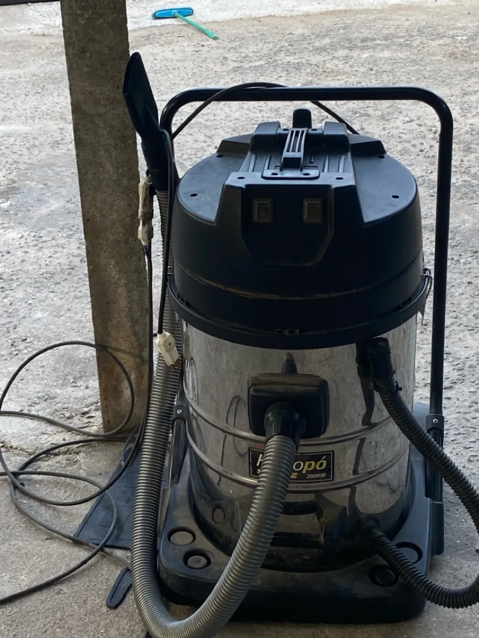 Aspirador de pó e água