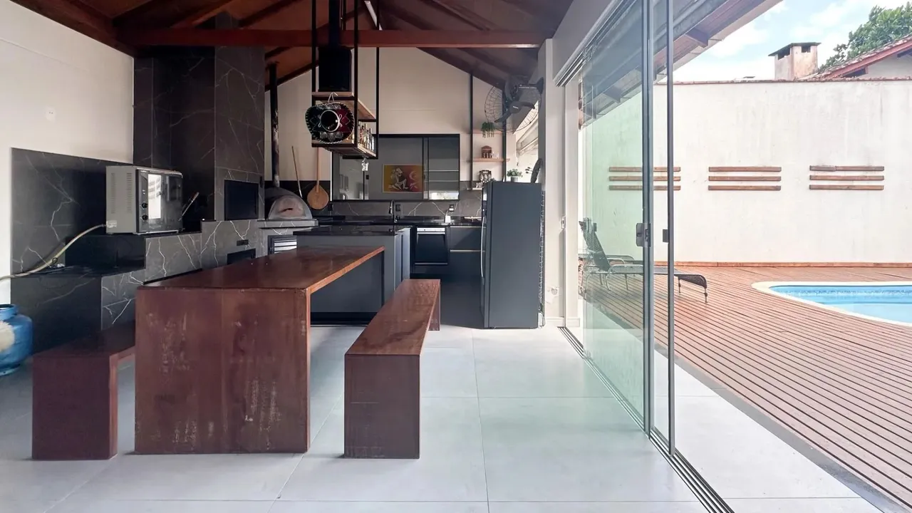 Casa com 3 dormitórios à venda, 298 m² por R$ 1.799.000,00 - Escola Agrícola - Blumenau/SC