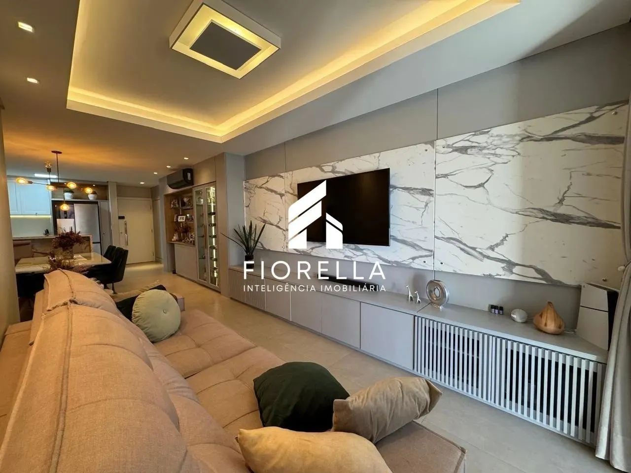 Apartamento com 03 dormitórios com 01 Suíte no bairro Campinas - São José