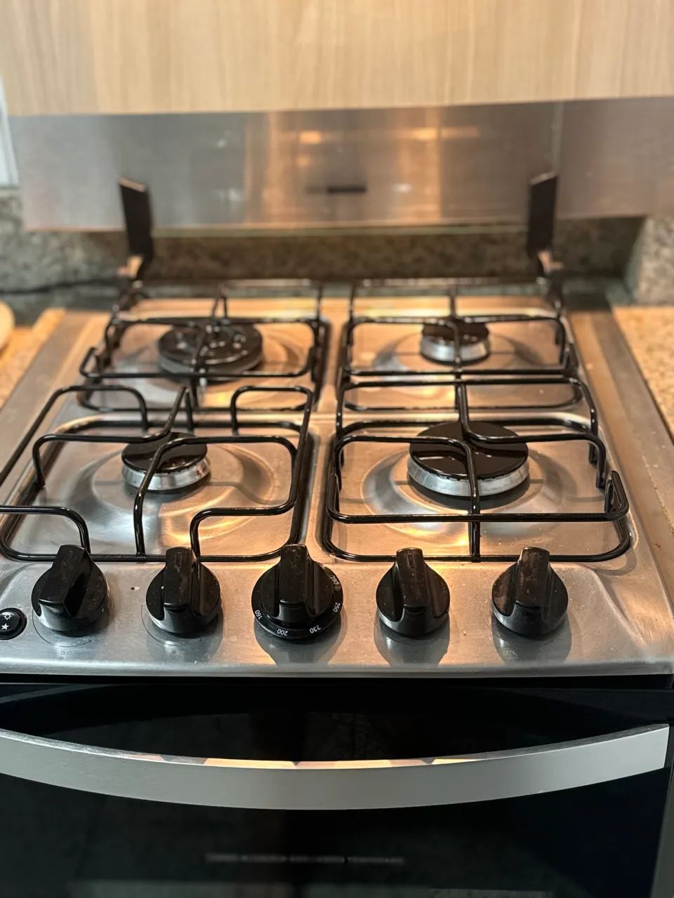 Vendo Forno Brastemp de embutir com 9 meses de uso  - Foto 2