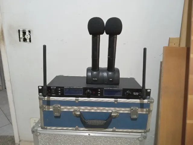 Microfone Sem Fio Mr. Mix modelo MR 7008 