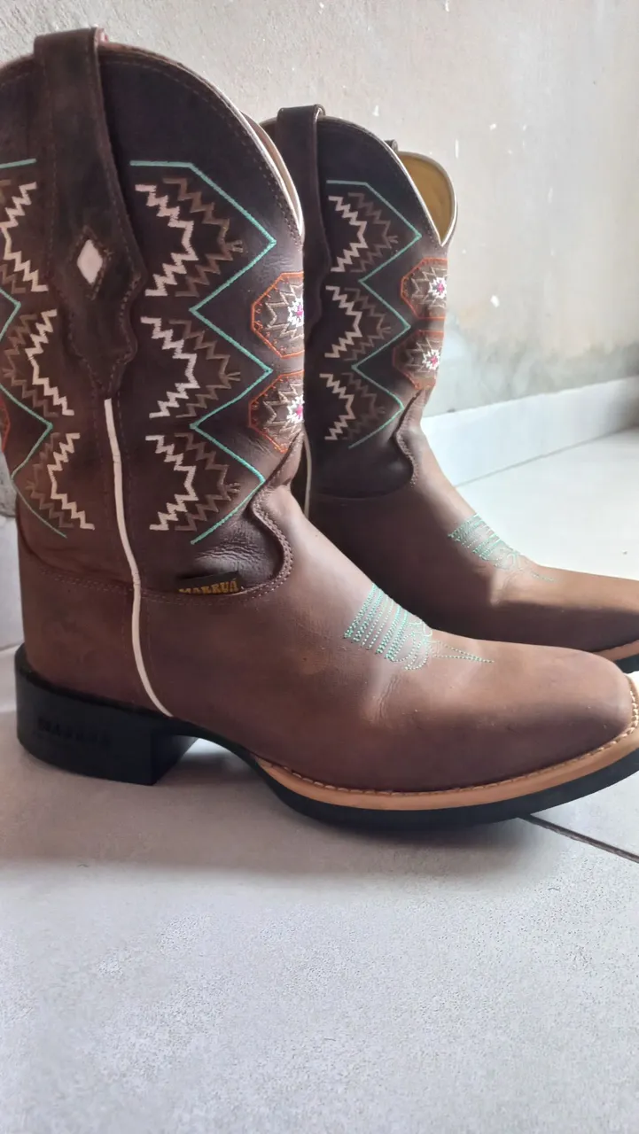 Botas Texanas Marrons Bordadas - 36