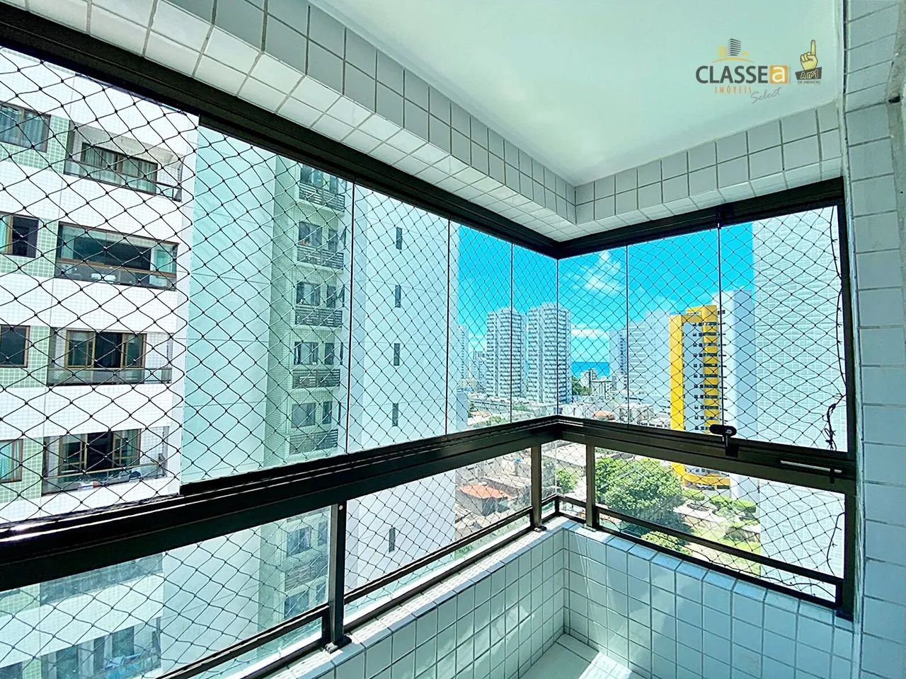 Apartamento com Vista Mar no Green Ville em Candeias
