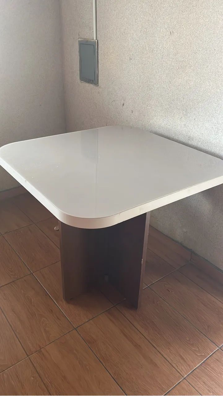 Vende-se esta mesa de jantar65060624664835120