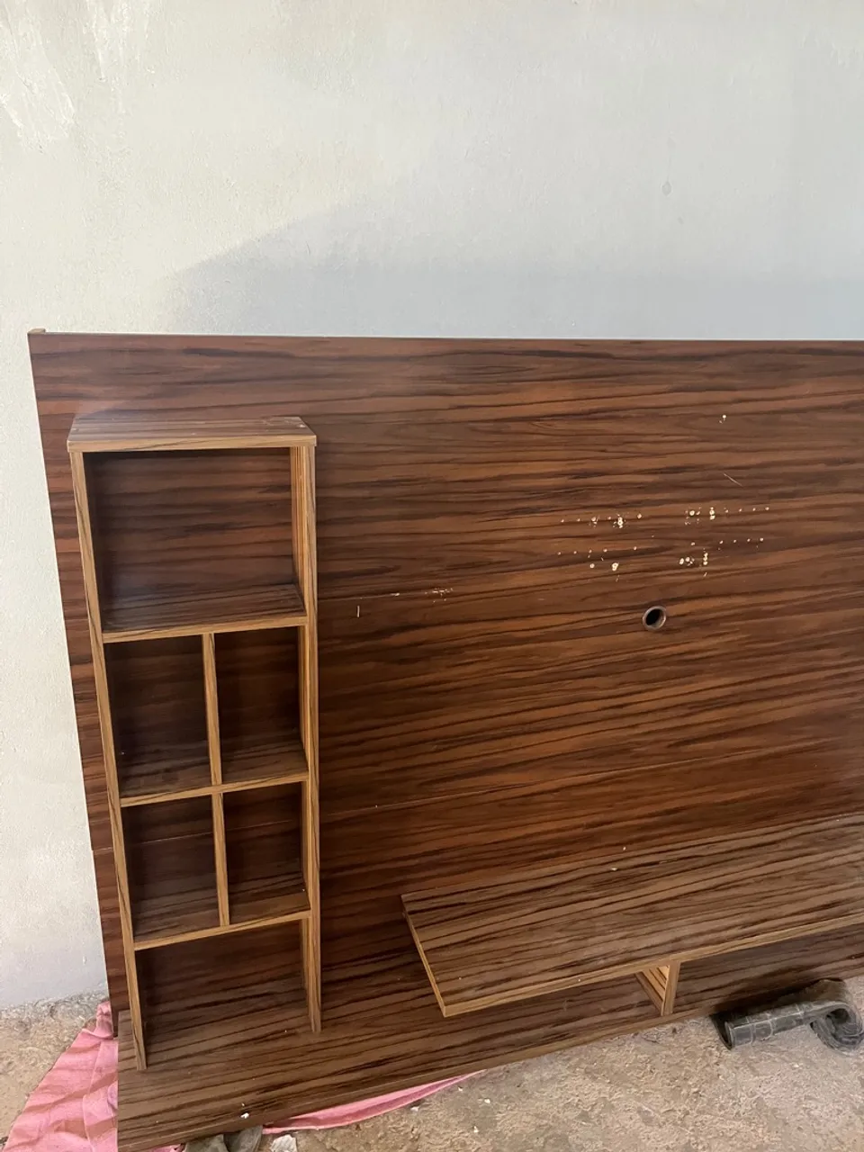 Painel para TV com nichos