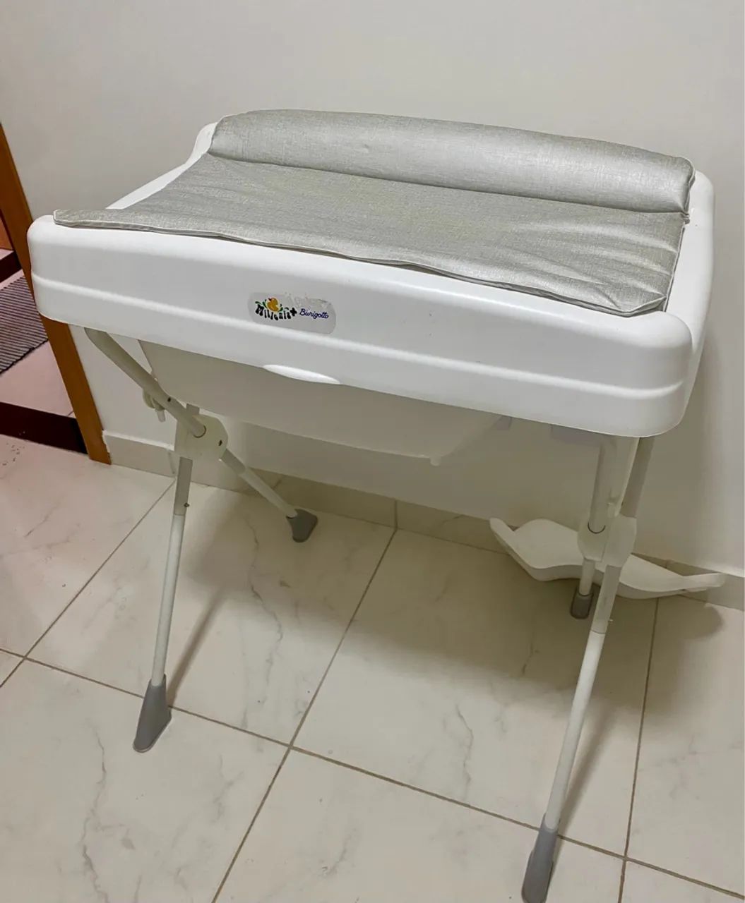 Banheira com suporte e trocador Burigotto - Foto 2