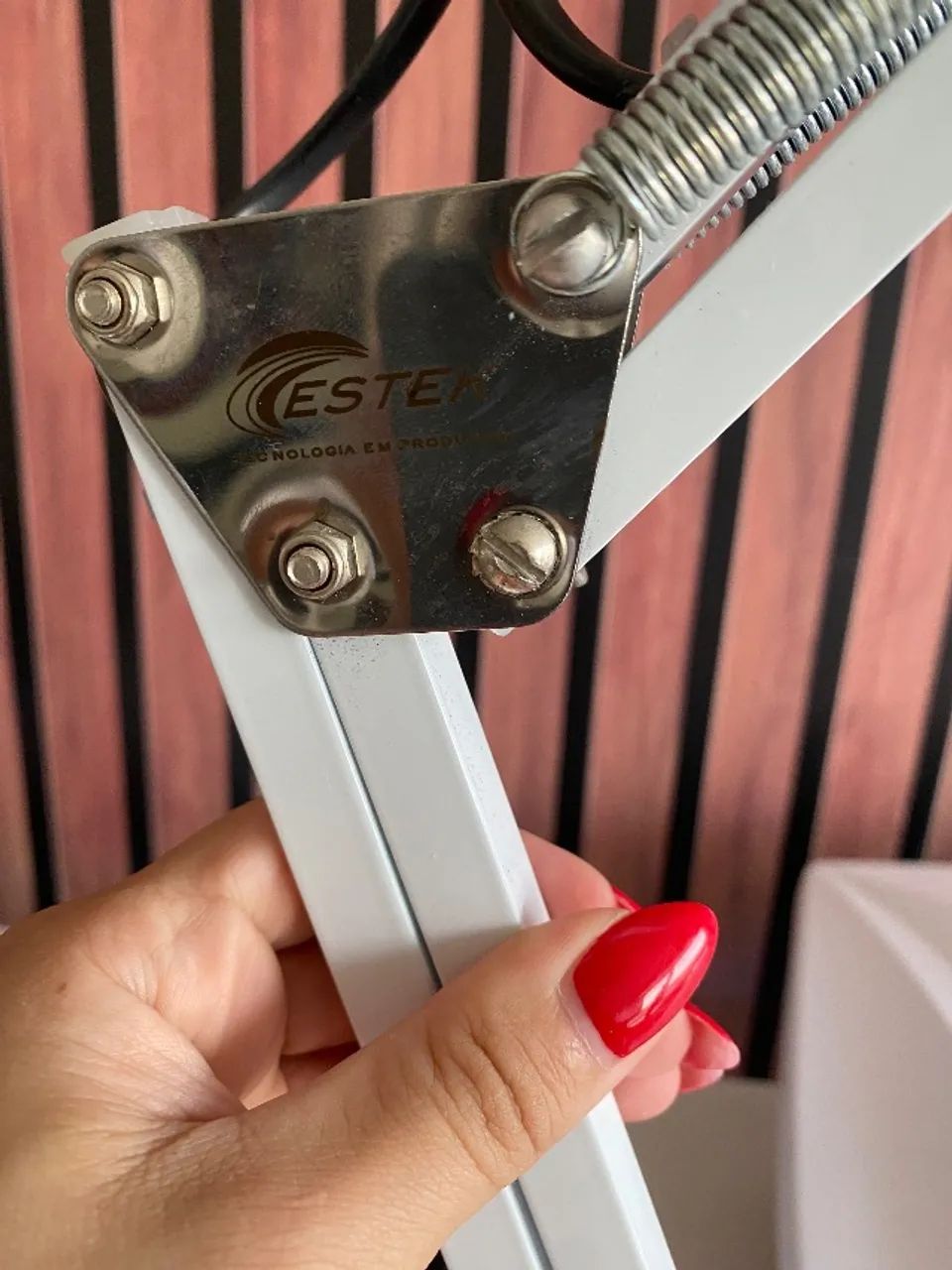 Luz de mesa com lupa estética  - Foto 2