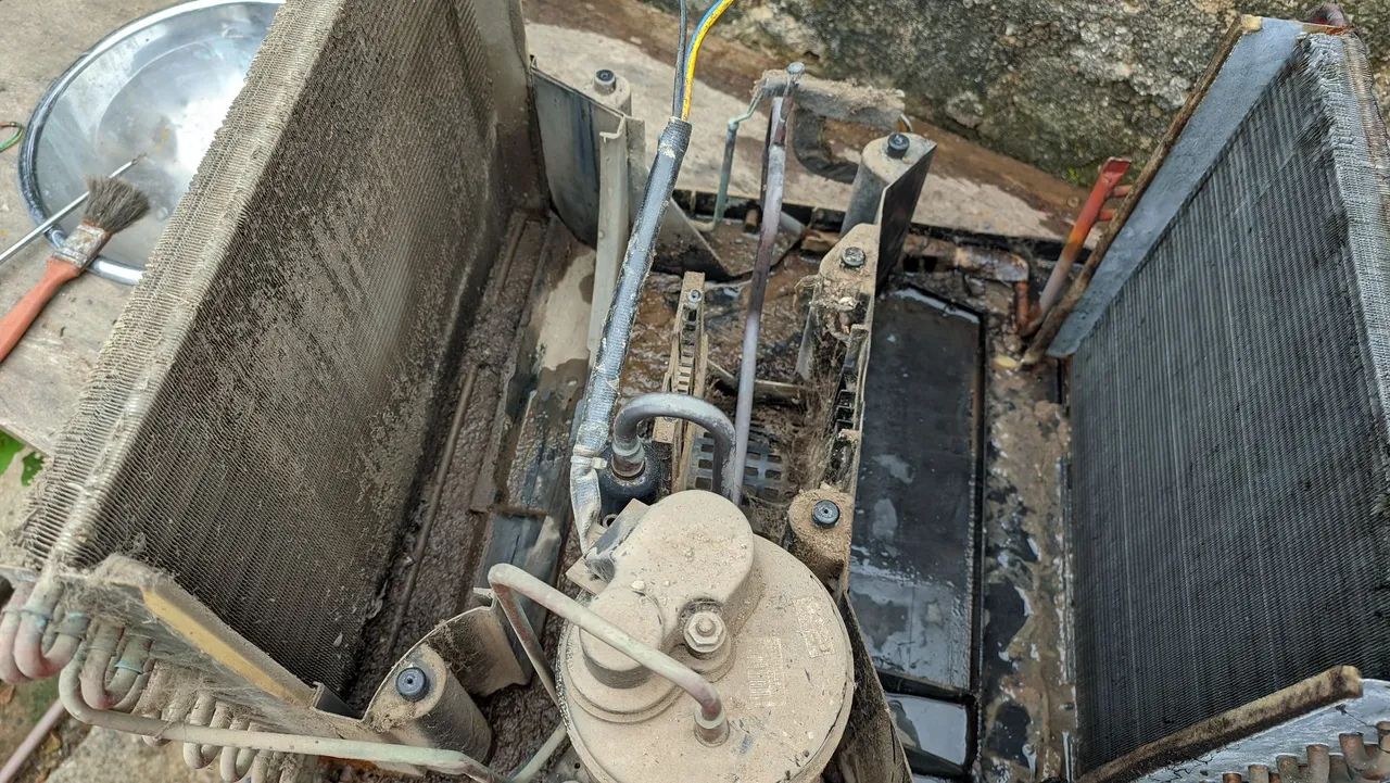 Manutenção, Limpeza e Higienização de Ar Condicionado Split e Acj - Foto 4