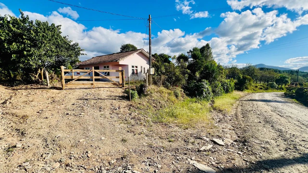 Vende-se linda e aconchegante casa de campo na Serra Catarinense