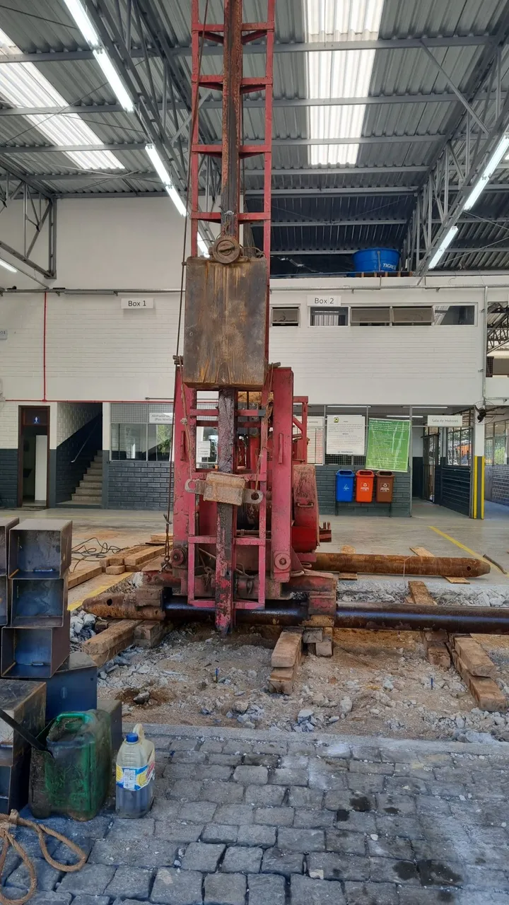VENDO BATESTACAS ELÉTRICO E DIESEL SOBRE ROLOS