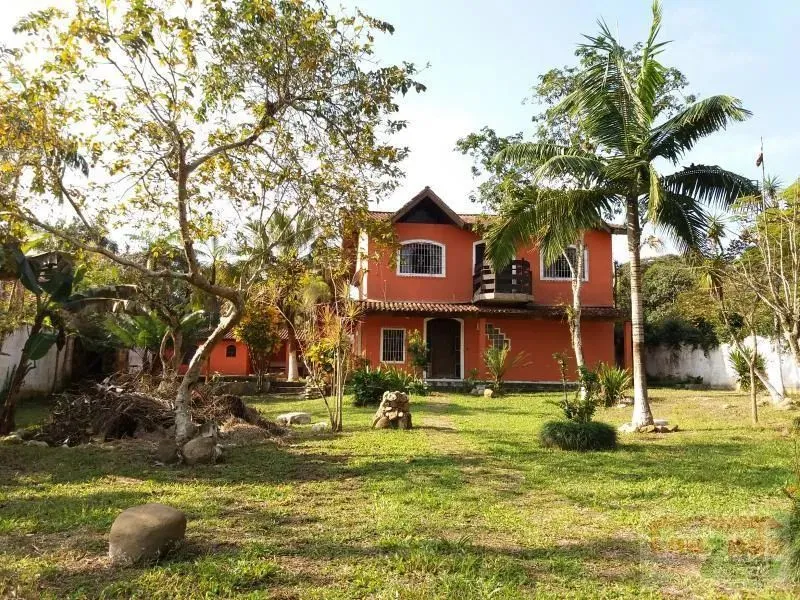 Sobrado para Locação em Peruíbe, Jardim Somar, 5 dormitórios, 4 suítes, 1 banheiro, 8 vaga