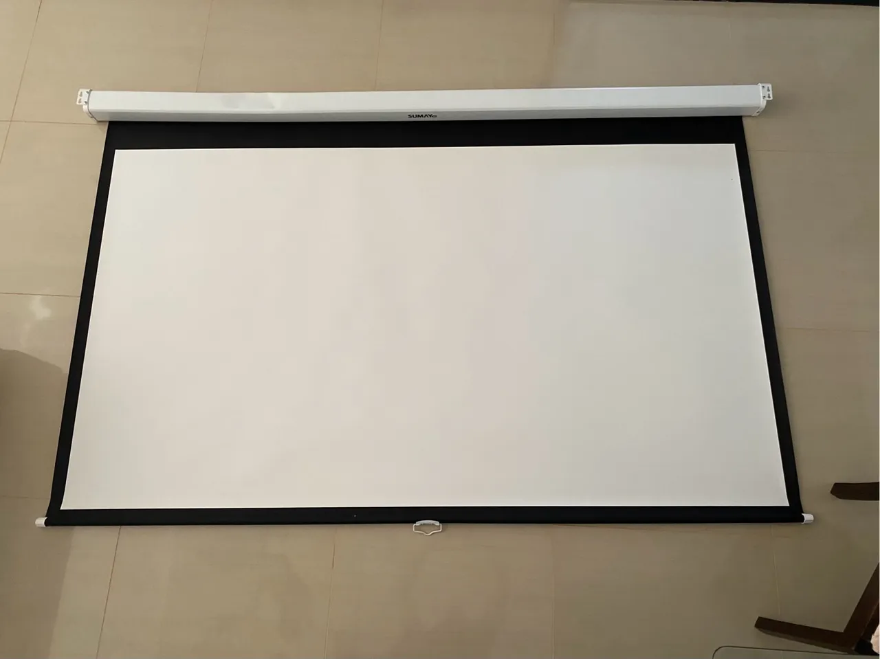 Tela de Projeção Retrátil SUMAY