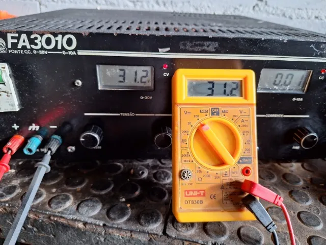 Fonte estabilizada SUPLITEC FA3010
