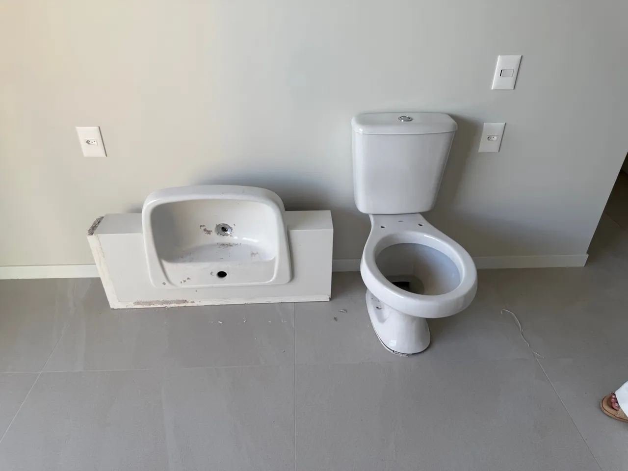 Conjunto vaso e cuba para banheiro