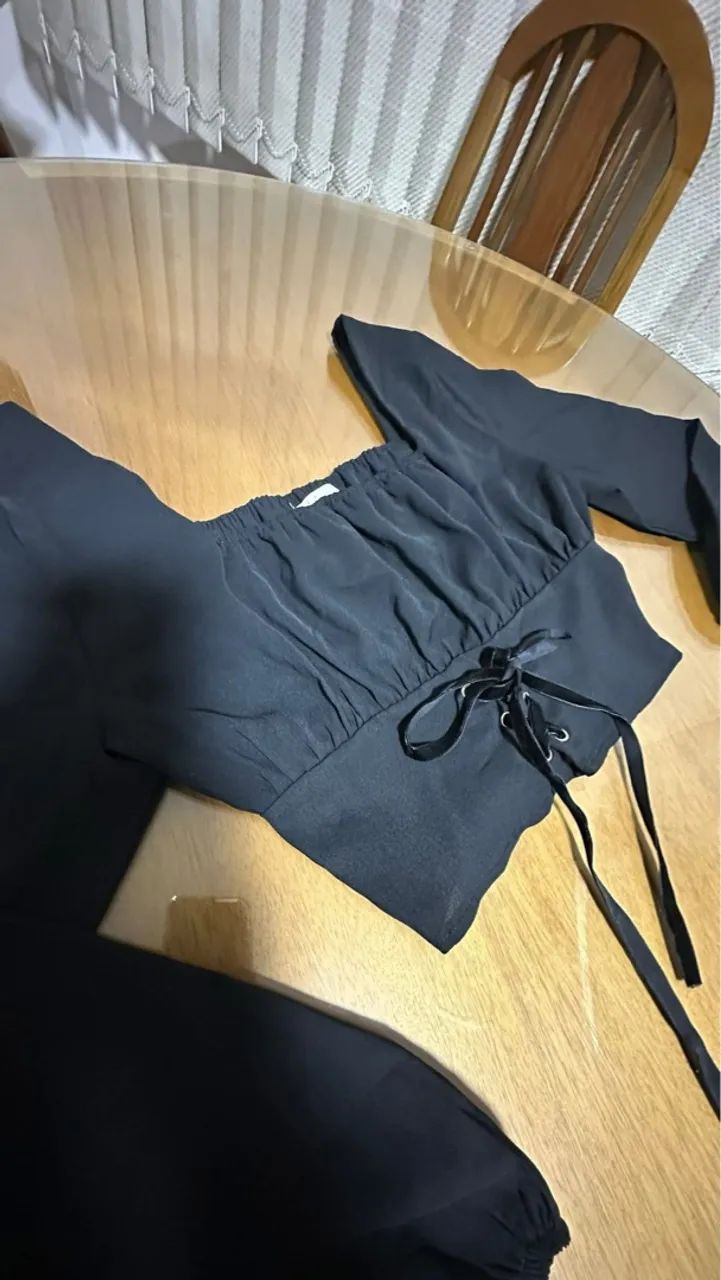 Blusa preta com manga longa e amarração - Foto 3