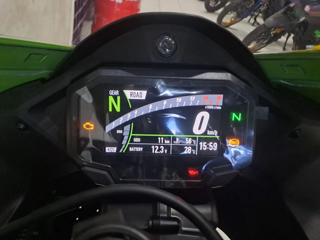 Kawasaki Zx-10/ Zx-10r 1000cc 2025 - 1428343472 | OLX