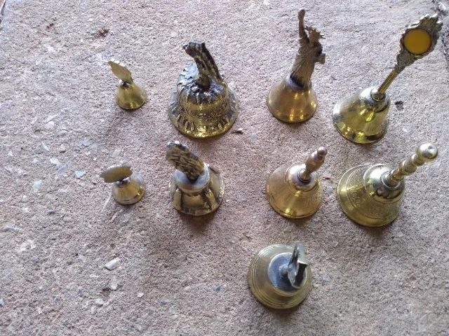 Sinos Antigos de Metal Amarelo - Foto 2
