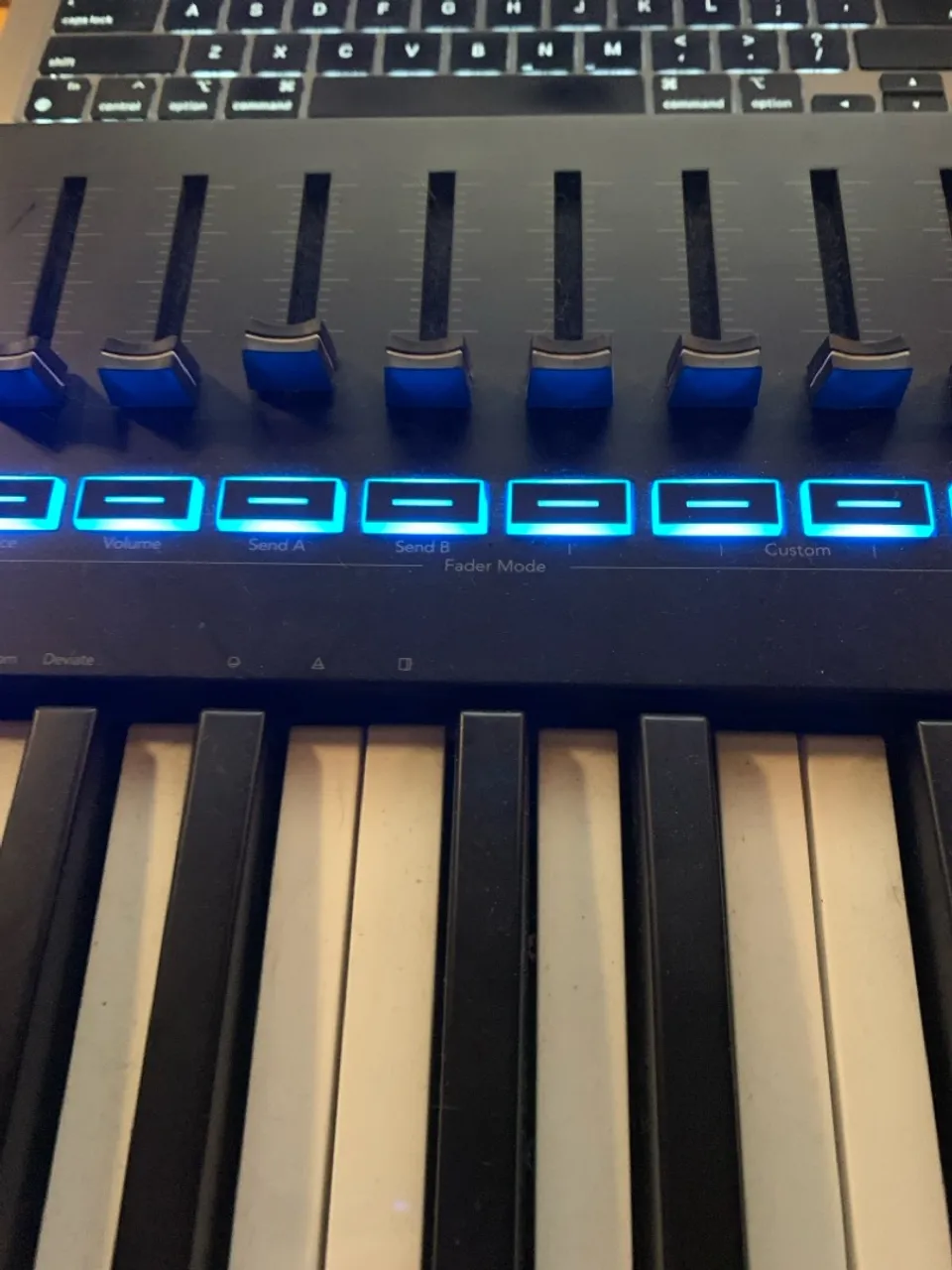 Teclado Controlador Novation Launchey 61 Teclas Mk3 Midi Usb (Usado)