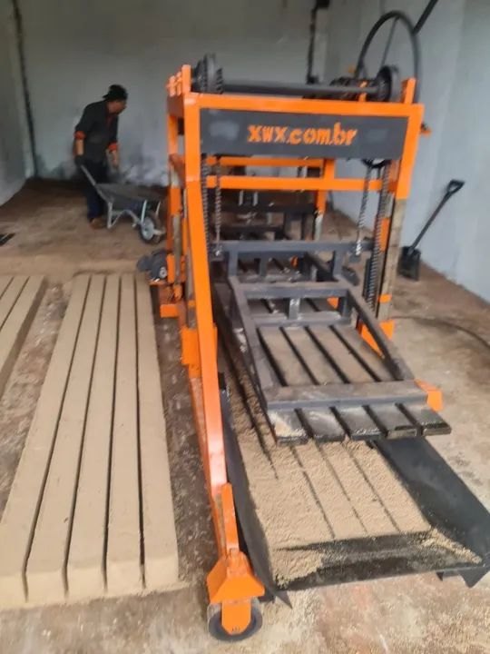 máquina de fazer 5 mourão por vez