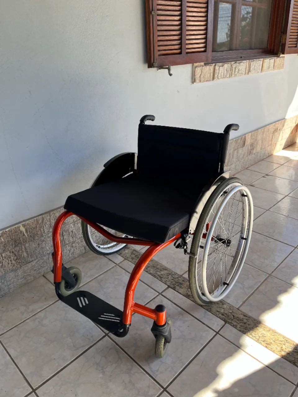 Cadeira de rodas monobloco [PERFEITO ESTADO] - Foto 2