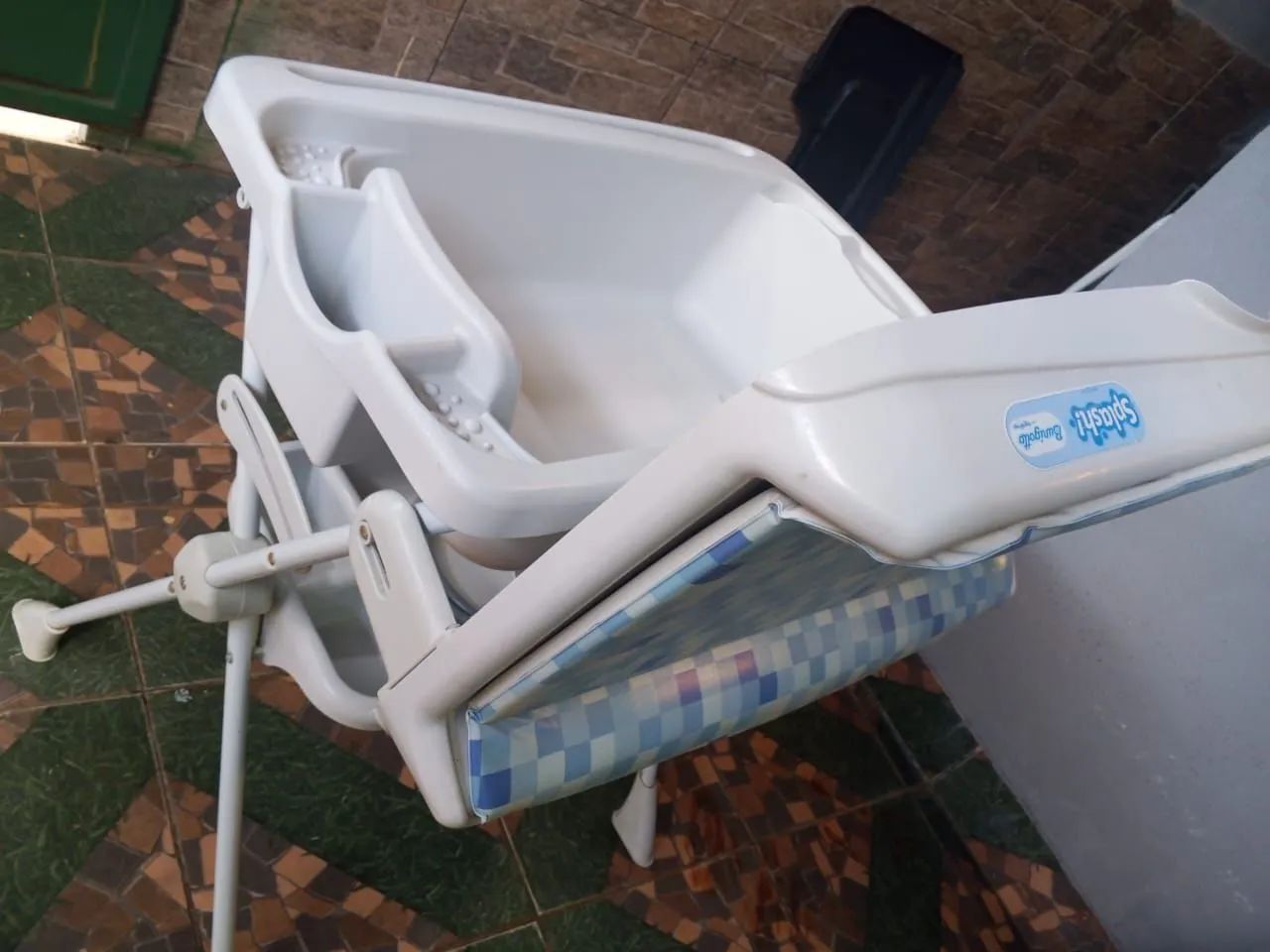 Banheira com suporte e redutor de assento - Foto 2
