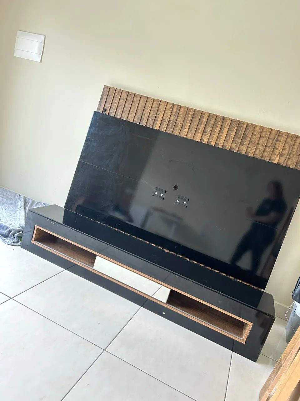 Painel suspenso MDF com Box