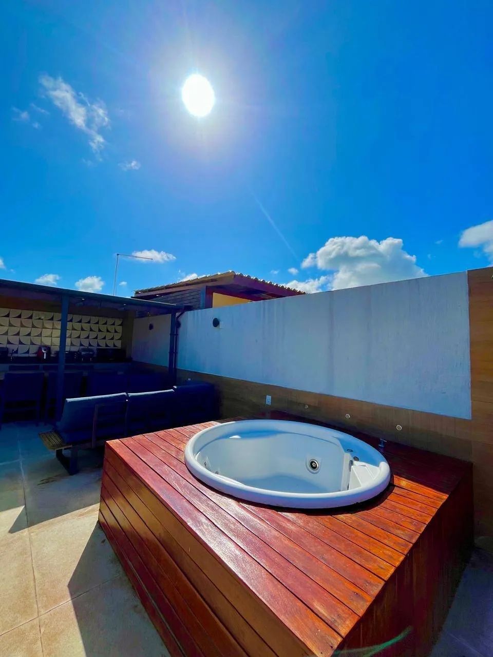 Solar Água - Triplex reformado e mobiliado, com jacuzzi, perto do centro - Foto 2