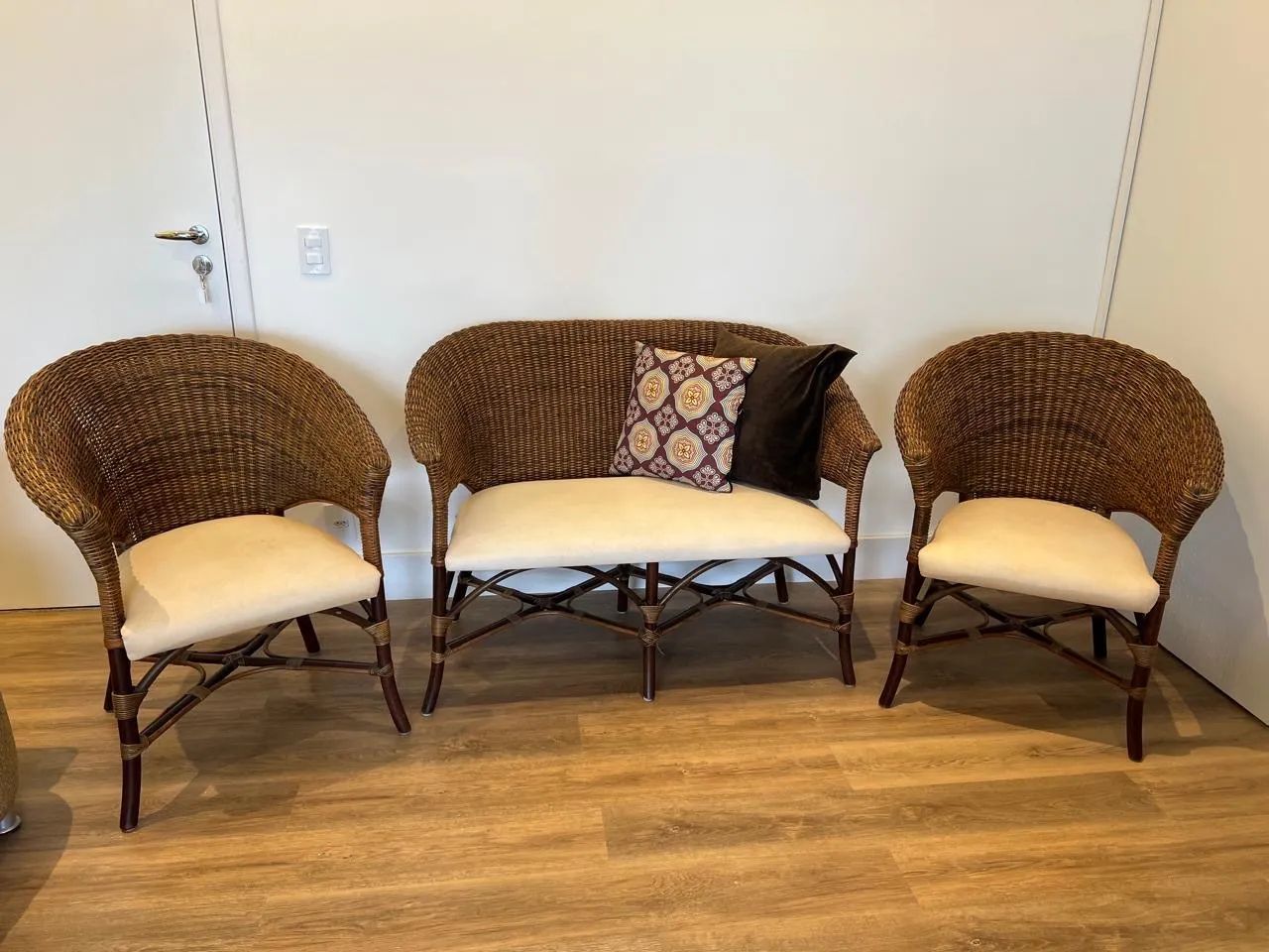 Conjunto de sofá e poltronas  - Foto 5