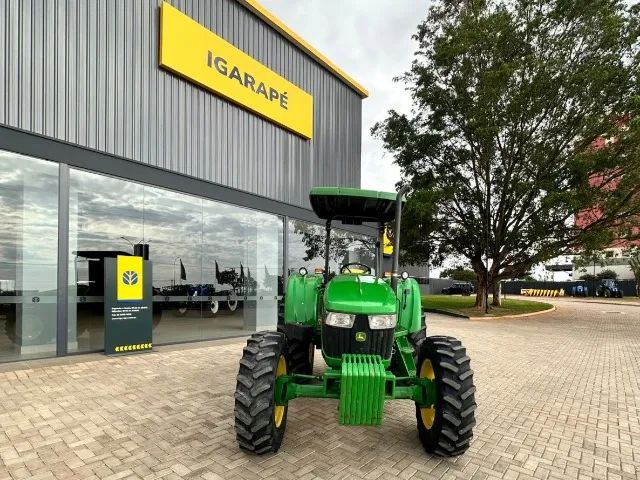 TRATOR - MARCA JOHN DEERE - MODELO 5080E - 4x4 - Foto 3