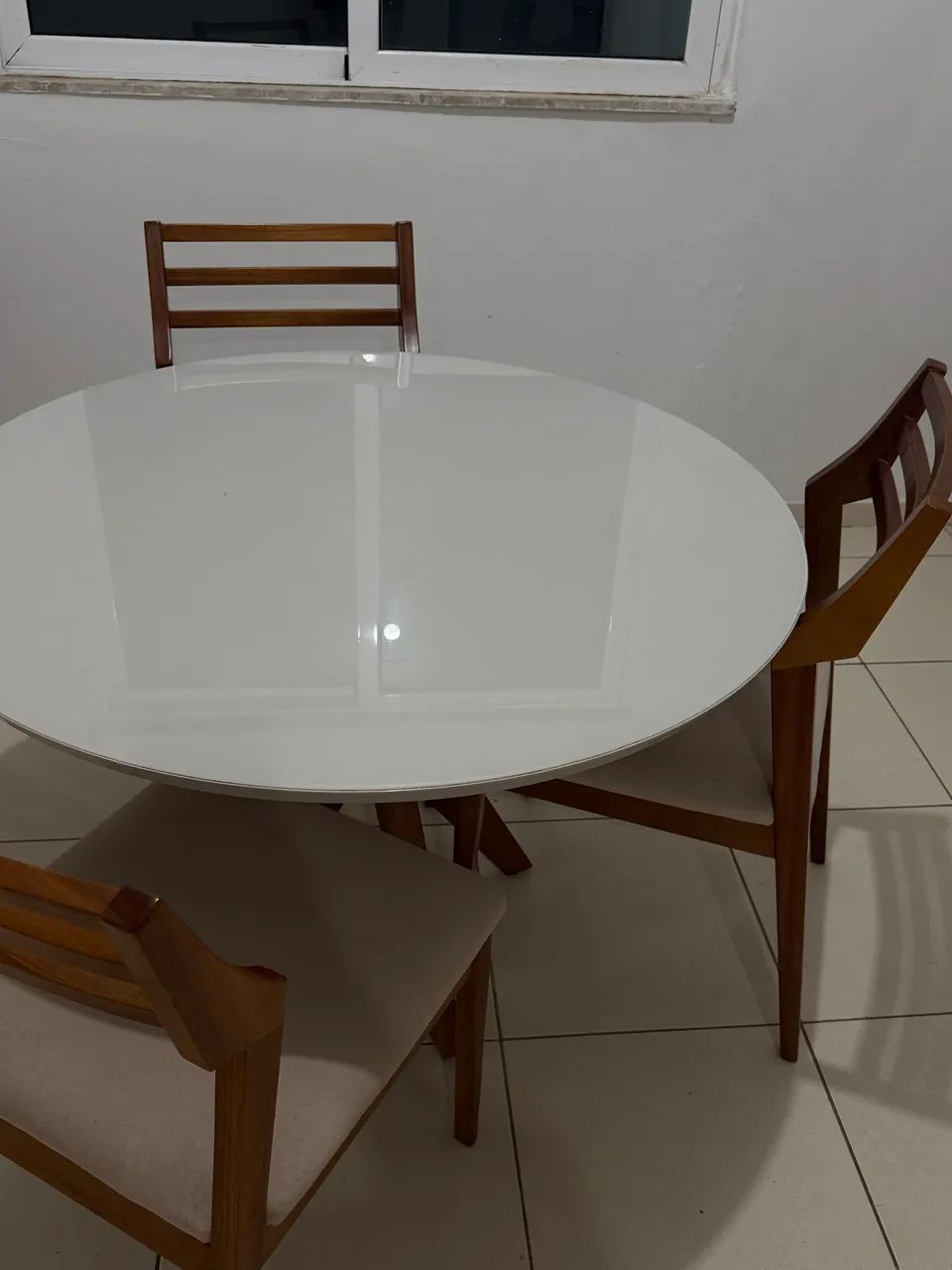 MESA DE JANTAR + CADEIRA