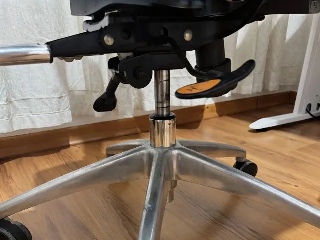 Cadeira de escritório ergonômica - Foto 4