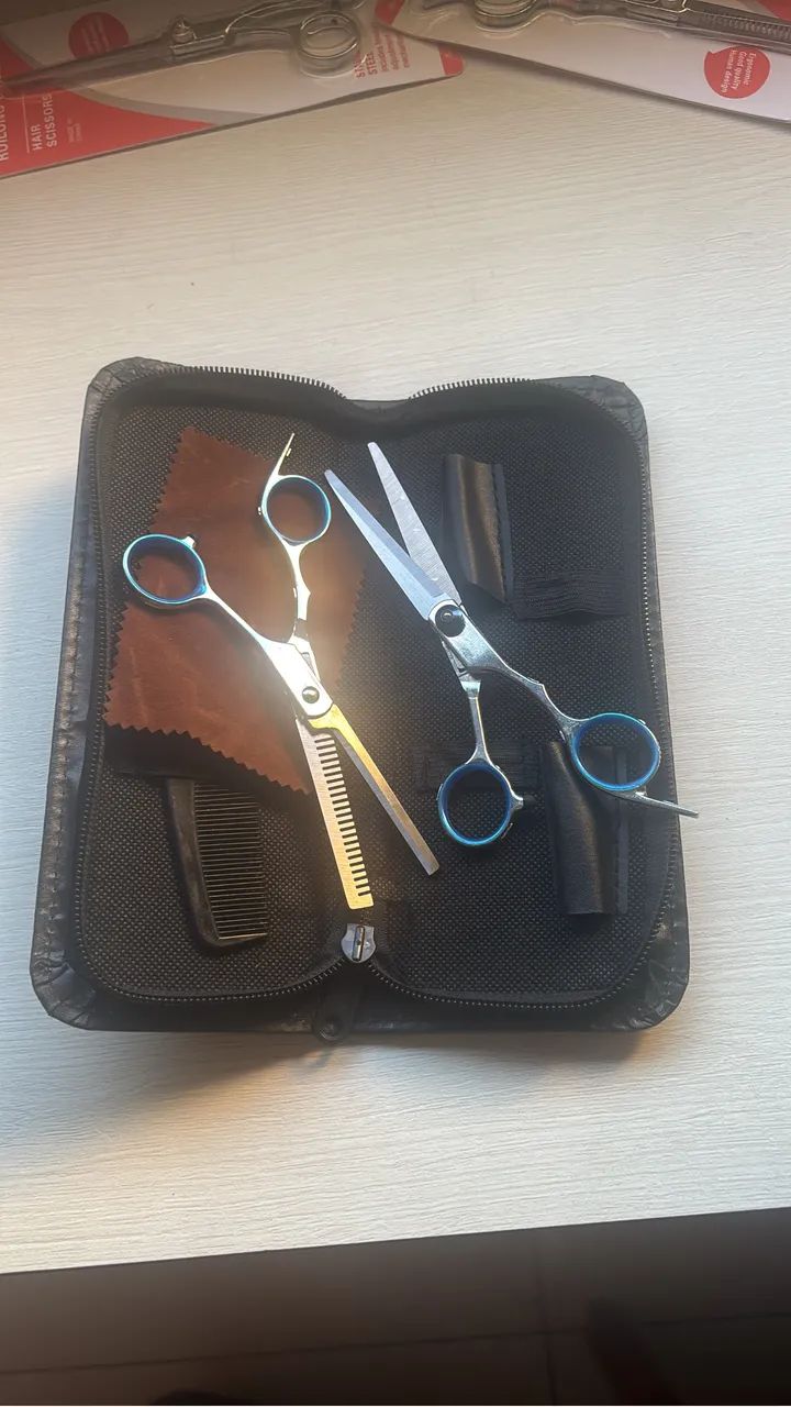 Tesoura de cabelo para barbeiros  - Foto 2