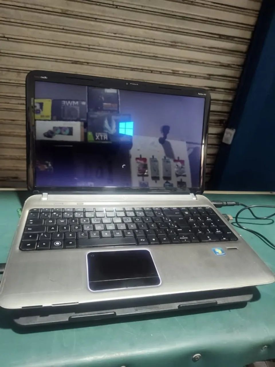 NOTEBOOK PARA PEÇAS OU REFORMAR*SEM CARREGADOR*(FUNCIONA MAIS TEM QUE MANDAR LIMPAR) - Foto 3