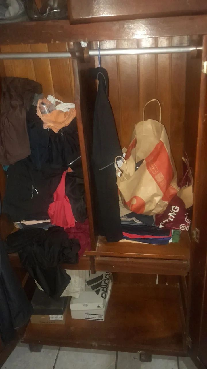 Guarda roupa de madeira  - Foto 3