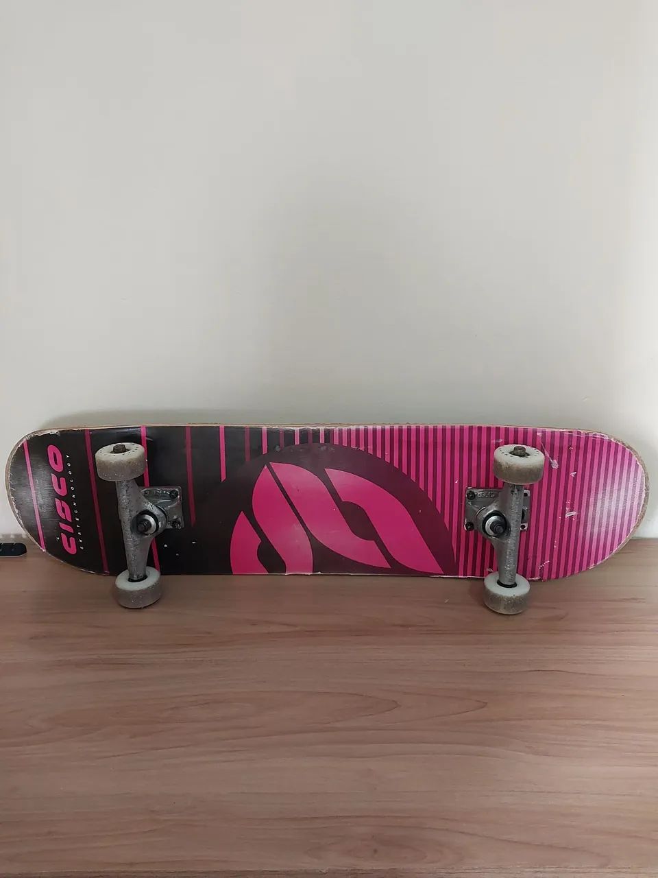 Skate de marfim pouco usado - Foto 3