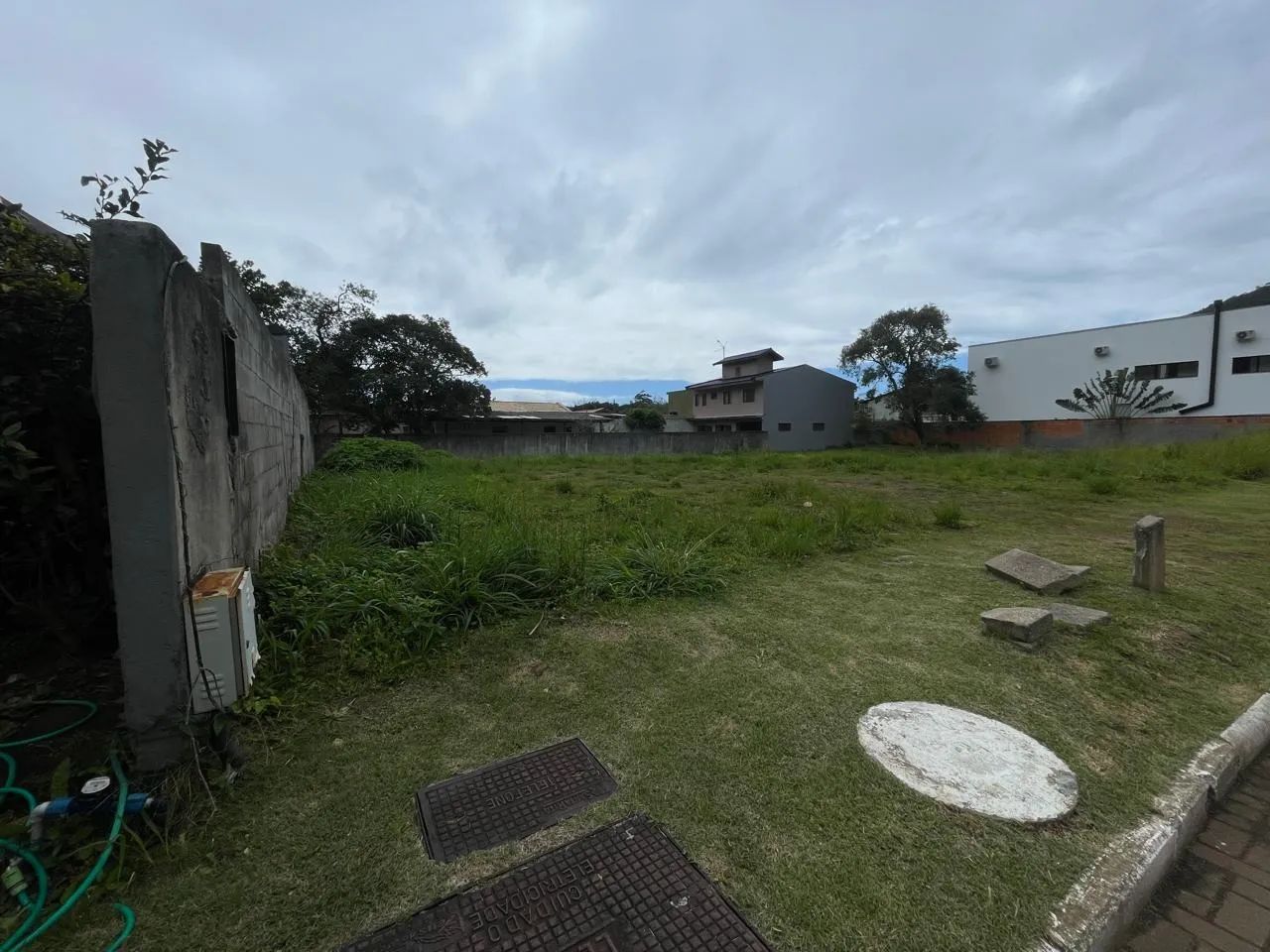 Terreno em Condomínio Fechado com 637m² no bairro Campeche - Foto 3