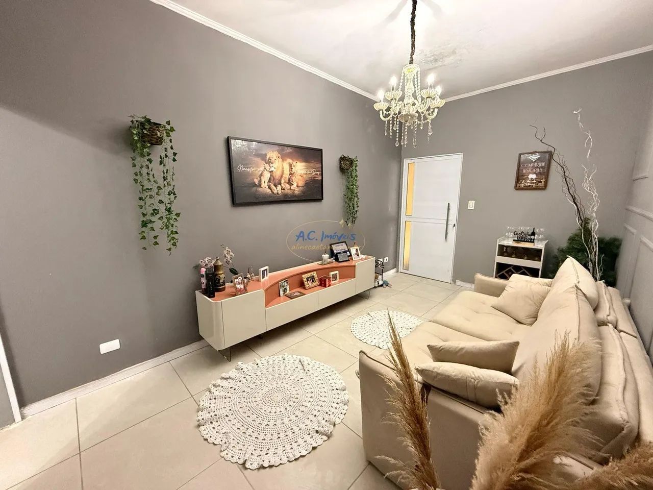 Casa Térrea Geminada com Churrasqueira e Piscina no Forte!