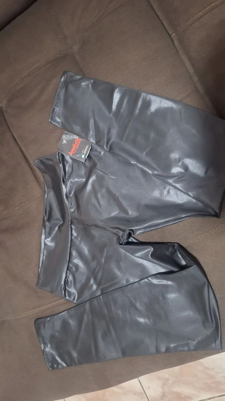 Vendo essa leging preta brilhosa - Foto 3