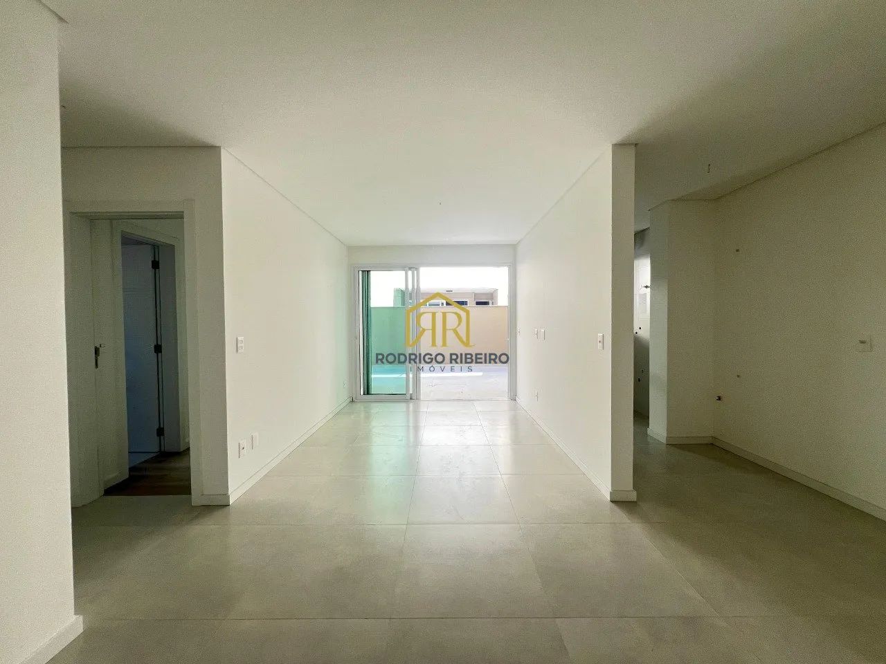 Seu novo refúgio moderno, aguardando por você! - Foto 2