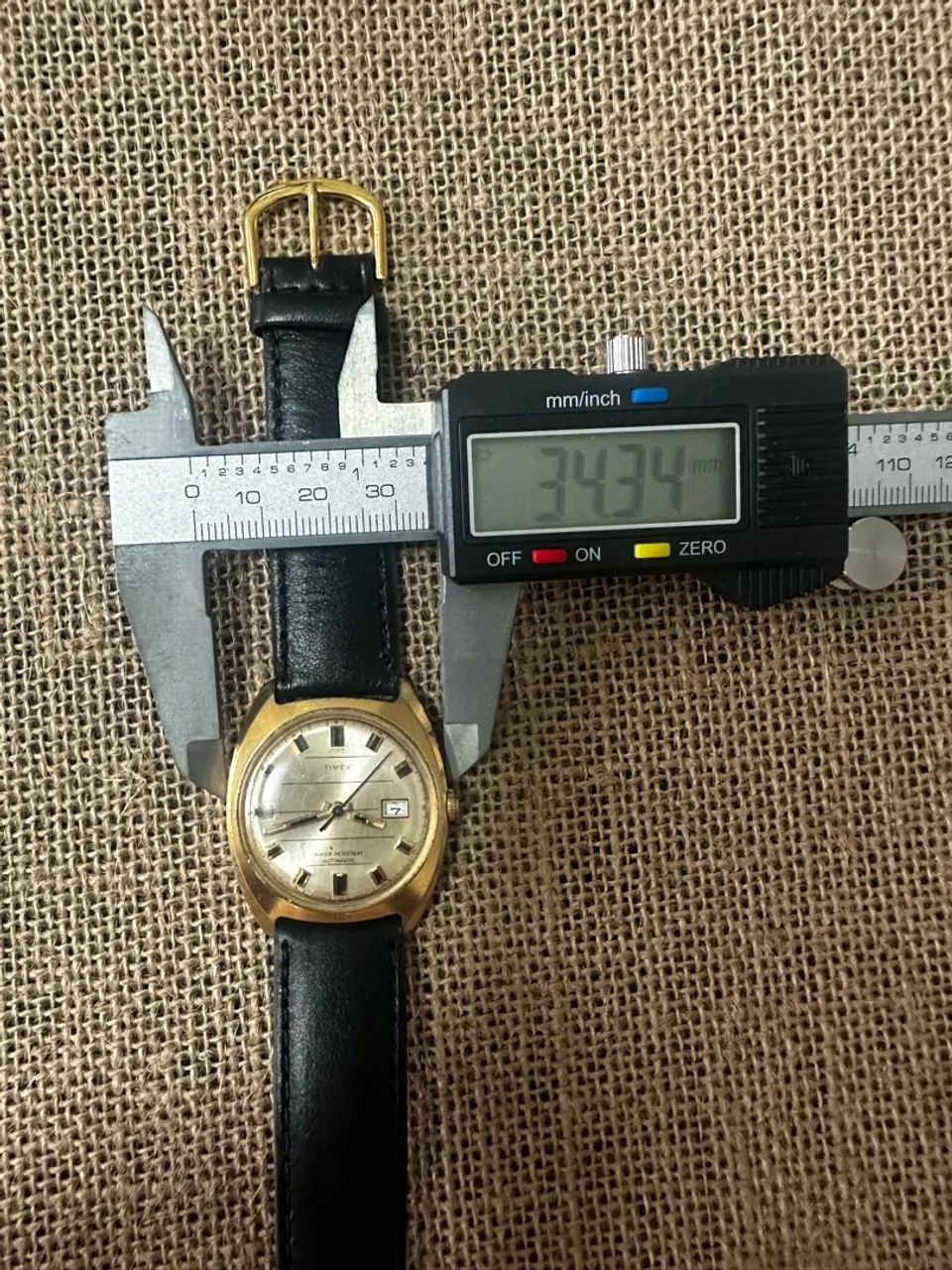 RELÓGIO VINTAGE - TIMEX AUTOMATIC - MOSTRADOR DOURADO - Foto 4
